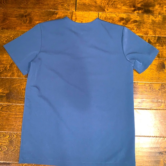 FIGS 2-pocket Leon Dark Harbor Scrub Top, Small - Picture 4 of 5